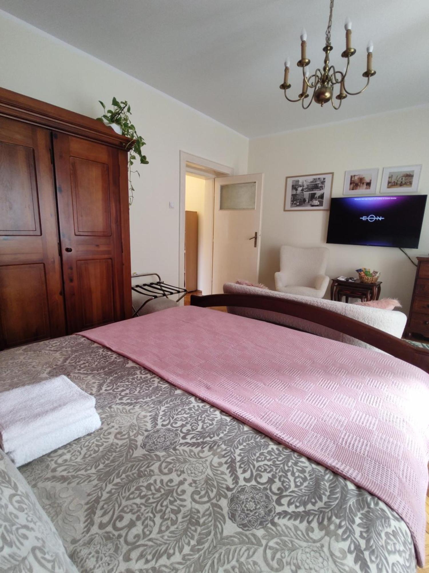 Bgholik Studio Apartment Belgrado Esterno foto